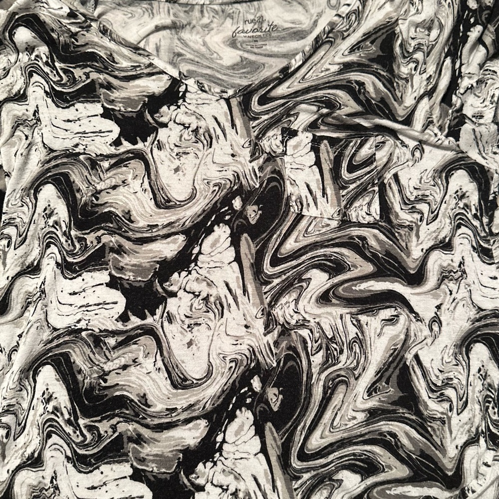 Black and white swirly Vneck T